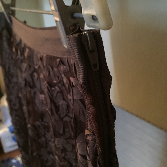 π π Transform Your Wardrobe with the Chic H&M Brown Ribbon Skirt! π π - Picture 8 of 8